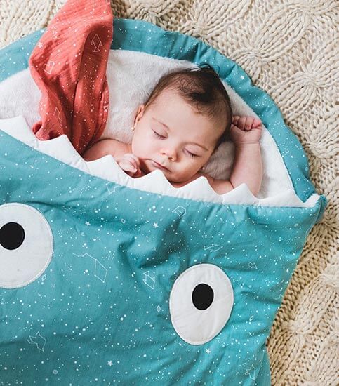 sac de couchage pour bébé requin